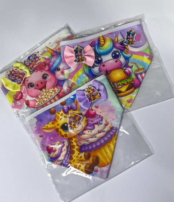 Kit bandana + laço + adesivo FOFURAS FAMINTAS
